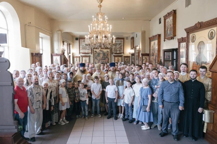 Архиерейское богослужение в Никольском храме города Павловский Посад 
