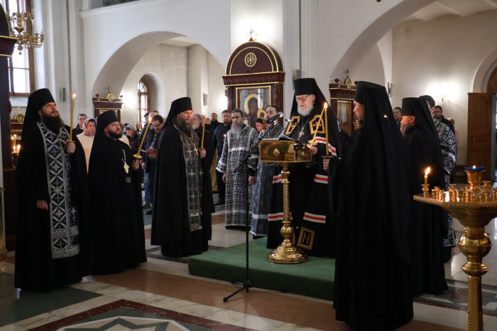 Чтение Великого покаянного канона преподобного Андрея Критского в Николо-Берлюковской пустыни