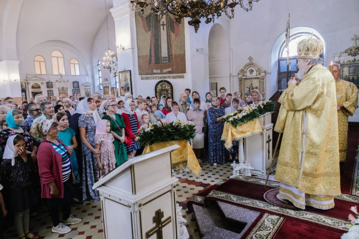 Архиерейское богослужение в Никольском храме села Ново-Загарье