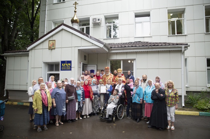 Архиерейское богослужение в храме иконы Божией Матери «Целительница» г. Щёлково 