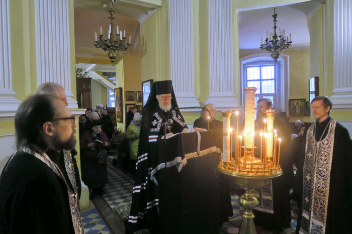 Чтение Великого покаянного канона преподобного Андрея Критского в Преображенском соборе Балашихи