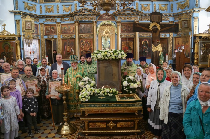 Архиерейское богослужение в Успенском храме села Стромынь