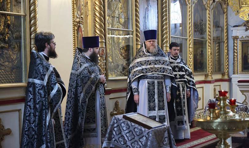 Литургия Преждеосвященных Даров в Никольском храме деревни Ново-Загарье