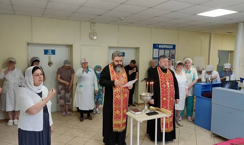 Освящение отделений Ликинской городской больницы