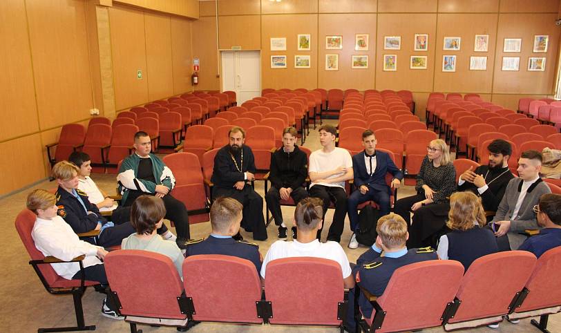 Встречи со священниками в Щёлковских школах