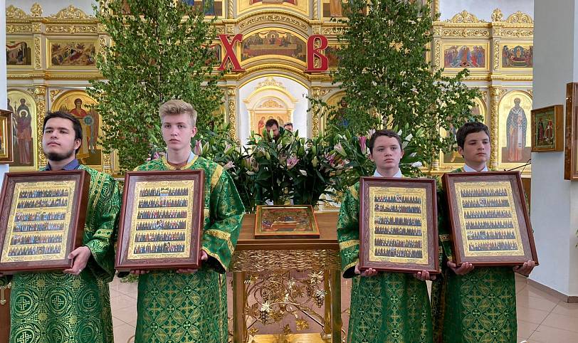 Освящение икон в Казанском храме Павловского Посада