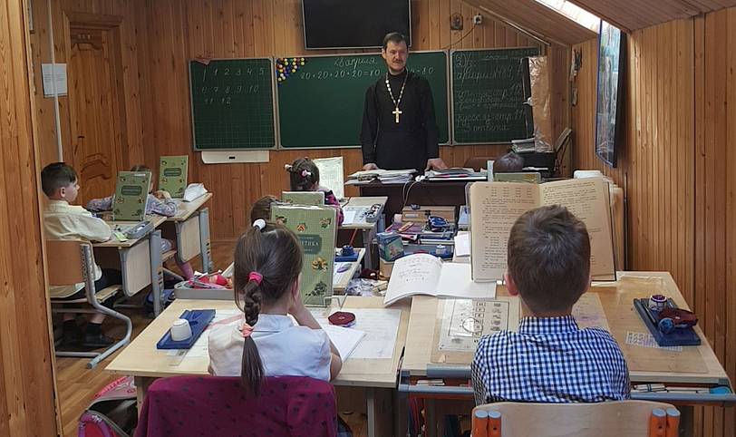 Беседы с учащимися классической школы при Богородицерождественском храме поселка Образцово