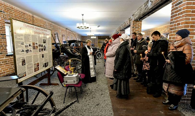 Освящение каретного двора в усадьбе Я. В. Брюса