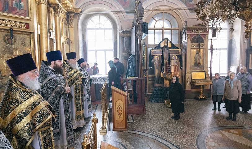 Литургия Преждеосвященных Даров в Христорождественском храме деревни Заозерье