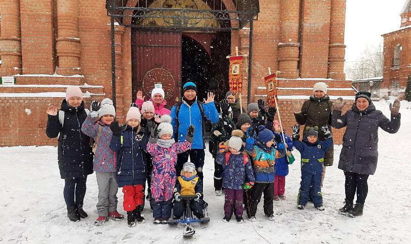 Крестный ход учеников воскресных школ Ликино-Дулевского благочиния