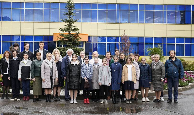 Экскурсия учащихся Алексиевской гимназии на предприятие «ИРЭ-Полюс»