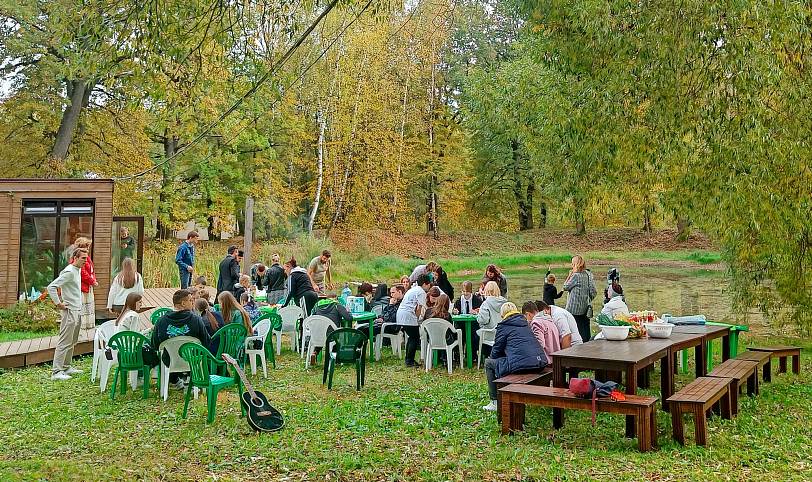 Посещение семейного центра «Доверие» деревни Алмазово молодёжью Троицкого собора г. Щёлково